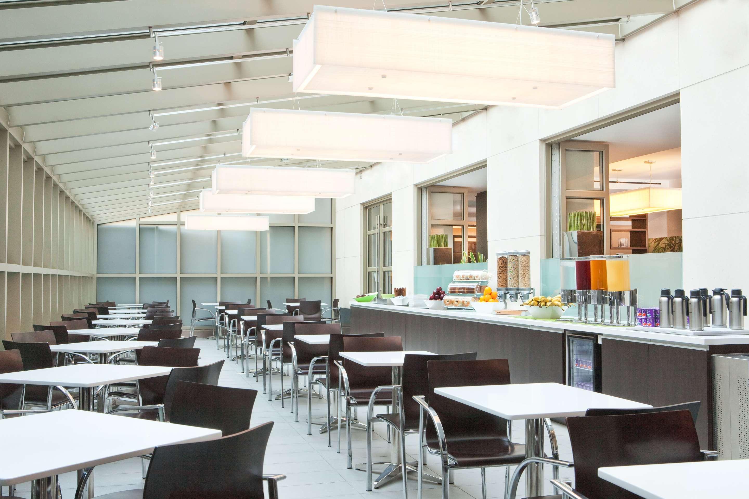 Element Times Square West Hotel New York Bagian luar foto